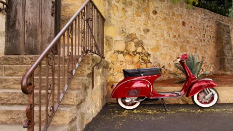 Red vespa