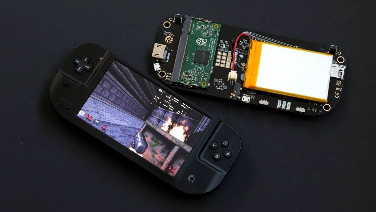 Kickstarter campaign brings 80s games back in a handheld console